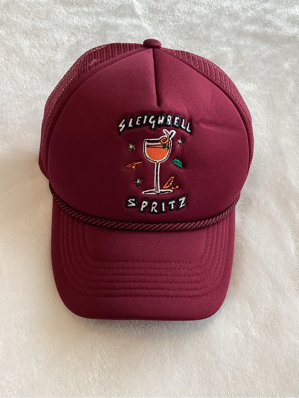 🎄Anthropologie Trucker Hat Sleighbell Spritz Maroon Cocktail Nephthys Foster - Picture 4 of 9